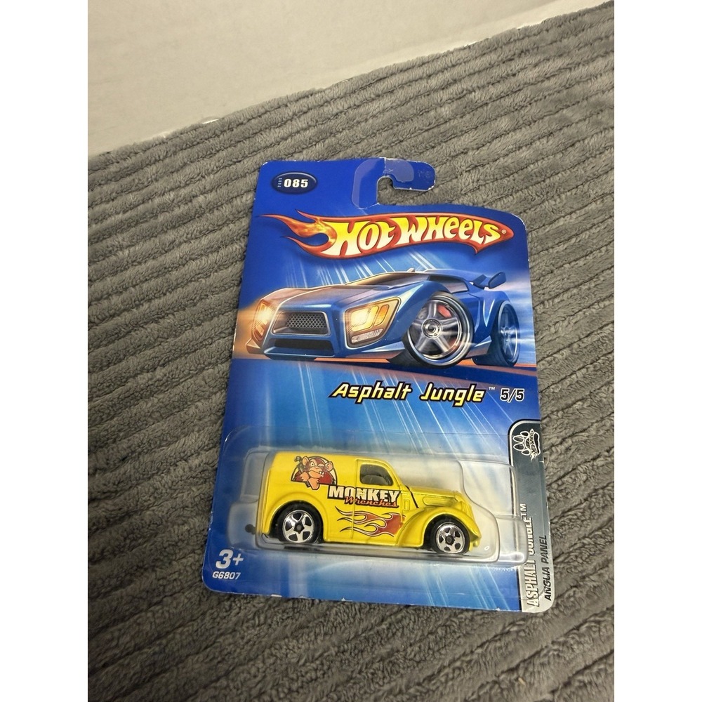 2005 Hot Wheels Asphalt Jungle Anglia Panel # 085